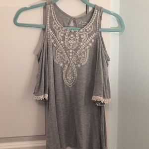 Gray Cold shoulder top!!